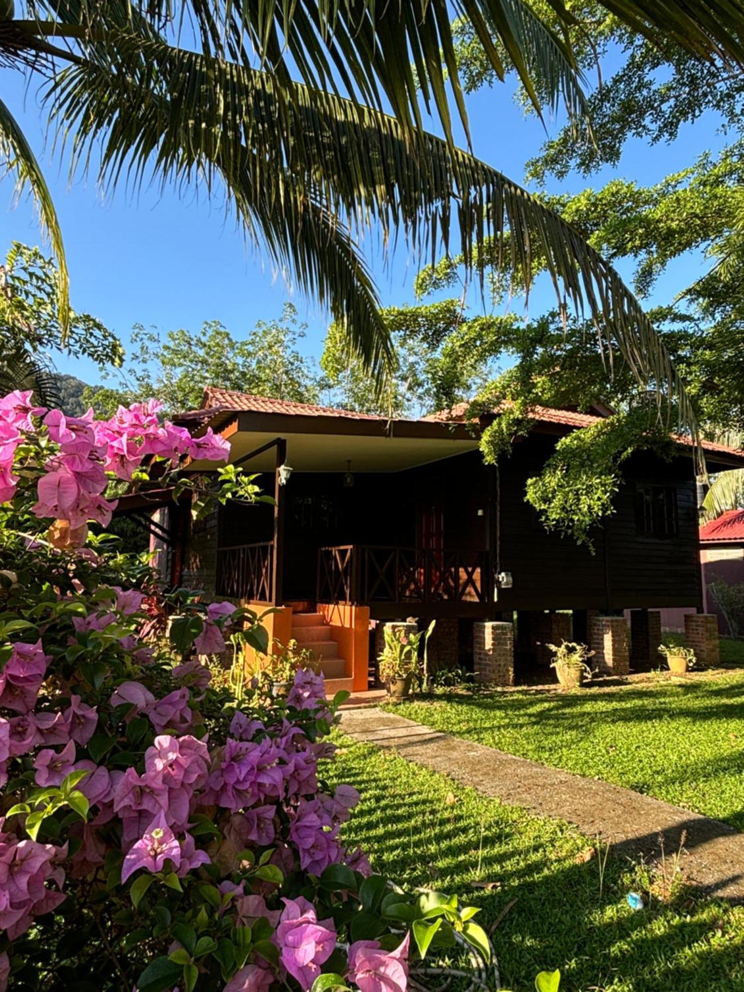 Padimas Villa @Datai Valley Exterior photo